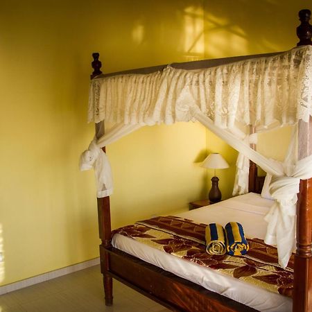 Beten Waru Bungalow And Restaurant アメッド 部屋 写真