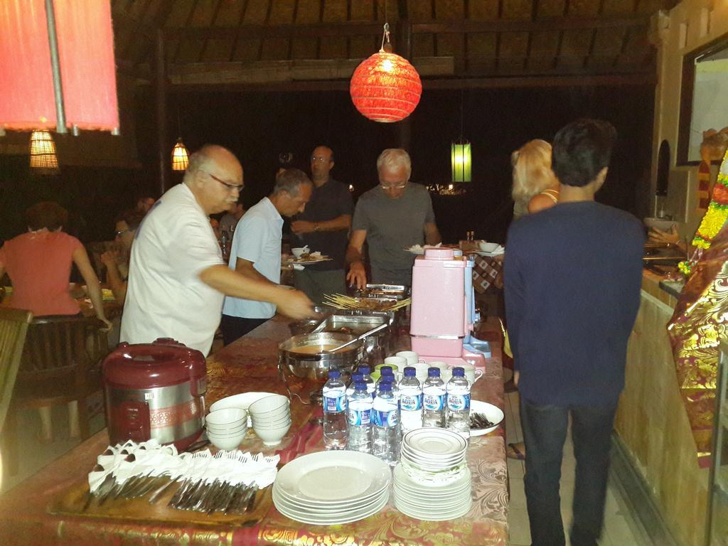 Beten Waru Bungalow And Restaurant アメッド エクステリア 写真