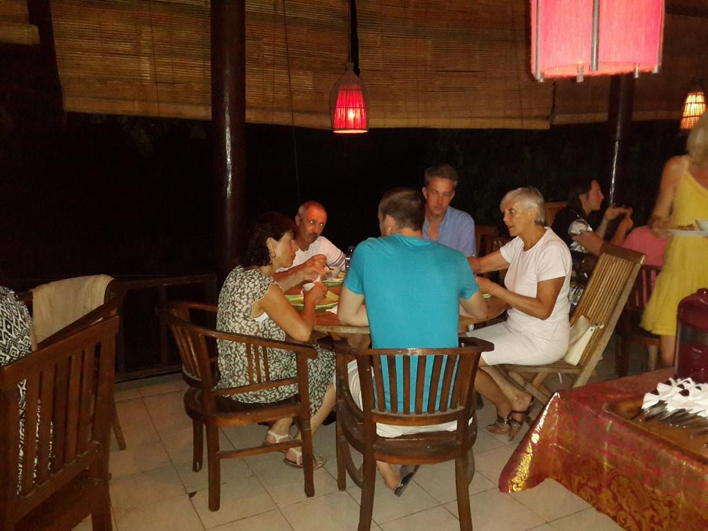 Beten Waru Bungalow And Restaurant アメッド エクステリア 写真